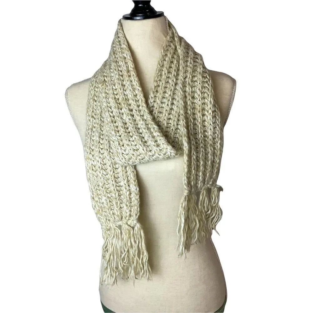 Handmade Beige Loose Knit Fringe Scarf – Cozy, Soft, Chunky Winter Accessory